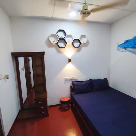 Breeze Guest House Trincomalee Exterior foto